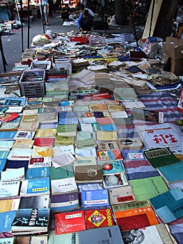 Secondhand book market