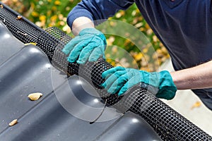 Securing gutters