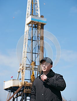 Security guard using portable wireless transceiver