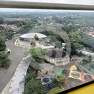 See the city of Jogja from the ferriswheel