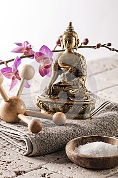 Seeking for wellbeing and energy with zen symbols