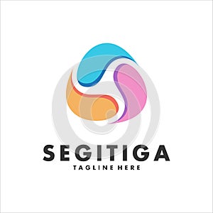 Segitiga logo template vector