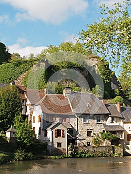 Segur le Chateau village and Auvezere river, France