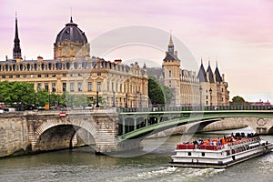 Rieka a v paríž francúzsko 