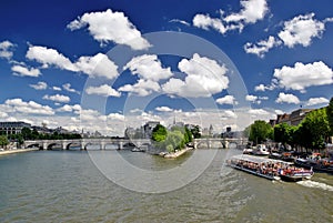 Seine River, Pount Neuf and Cite Island photo