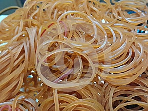 Heap rubben bands in table house