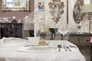 Selective focusshot of a glasses of drink on a beautifully decorated table