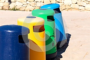 Selective recicle bins