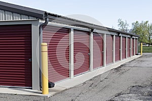 Self storage and mini storage garage units. Personal warehouse lockers provide safe and secure storage options