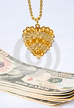 Selling gold jewelery for cash. photo