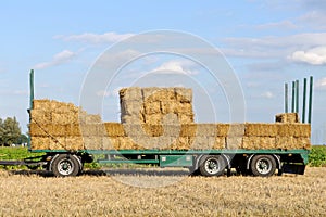 Semi trailer for transporting haystack