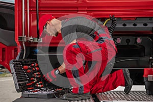 Semi Truck Heavy Duty Vehicles Mechanic