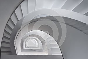 Semicircular winding stair