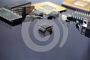Semiconductor components and reflections