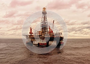 Semisubmersible offshore drilling rig