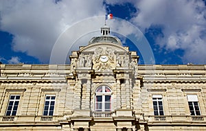 The Senat photo