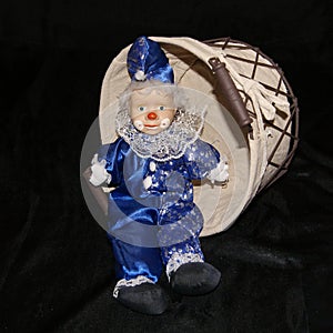 Send in the clowns, the stage is open