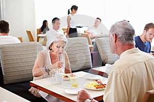 Contento colazione struttura che fornisce servizi di alloggio un ristorante 