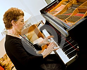 Senior women pianist