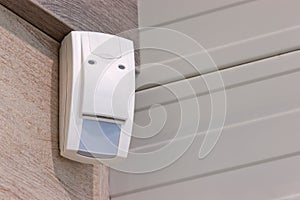 Sensor to detect burglars
