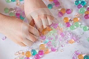 Sensory games with broken hydrogel water beads