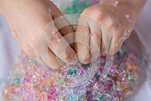 Sensory games with broken hydrogel water beads