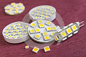 Separate and fixed various SMD LED chips on G4 bulbs