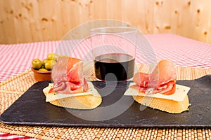 Serrano ham tapa