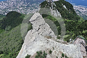 Serrara Fontana - Scultura in tufo dalla cima del Monte Epomeo