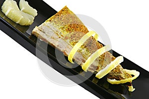 Served tuna with lemon