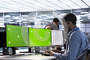 Server hub admin using green screen computer to find firewall misconfigurations