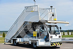 Service car, passenger gangway, airport, passenger service