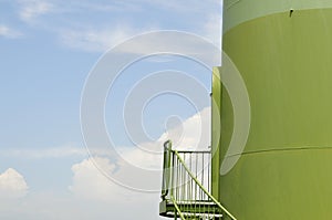 Service of the door.