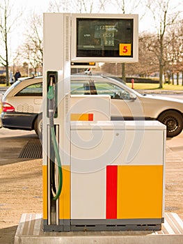 Service Station - Fuel nozzle with car