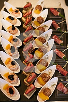 Serving buffet table