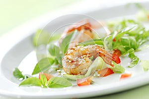 Sesame prawn salad
