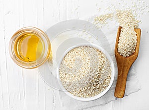 Sesame seed oil and sesame seeds