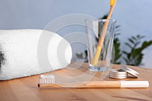 Set with bamboo toothbrushes and towel