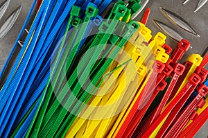 Set colored cable ties