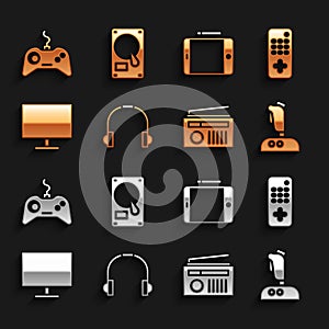 Set Headphones, Remote control, Joystick for arcade machine, Radio with antenna, Computer monitor screen, Graphic tablet