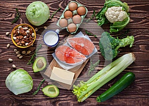 Un conjunto compuesto por saludable comida 