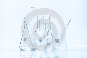 Set of laboratory glassware