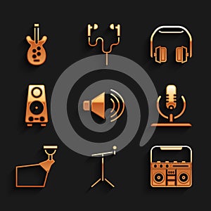 Set Speaker volume, Microphone with stand, Home stereo speakers, Movie spotlight, Stereo, Headphones and Electric bass