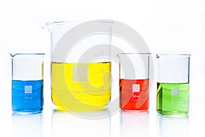 Set of temperature resistant cylindrical beakers with color liquid