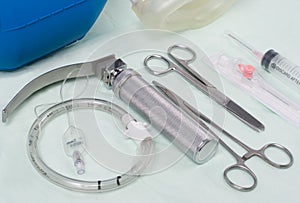 Set of tools for intubation tracheas