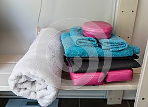 Set of towels and head rests, in a therapy center