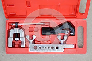 The set of tube flaring tool for air condition service.