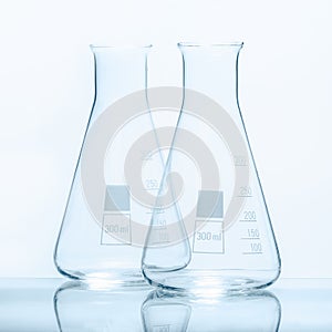 Set of two empty temperature resistant conical flasks for measurments