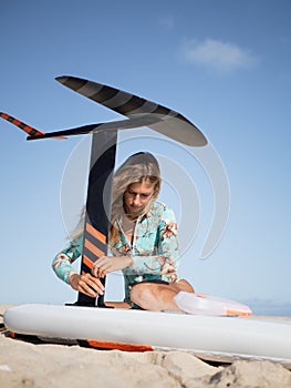 Setting up the hydrofoil surfboard