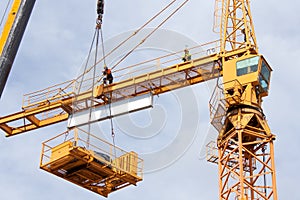 Setting up a tower crane